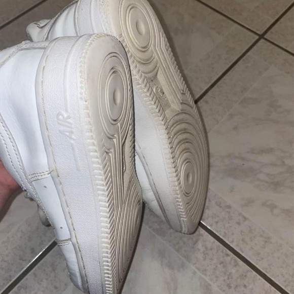 air force 1s - Picture 3 of 4